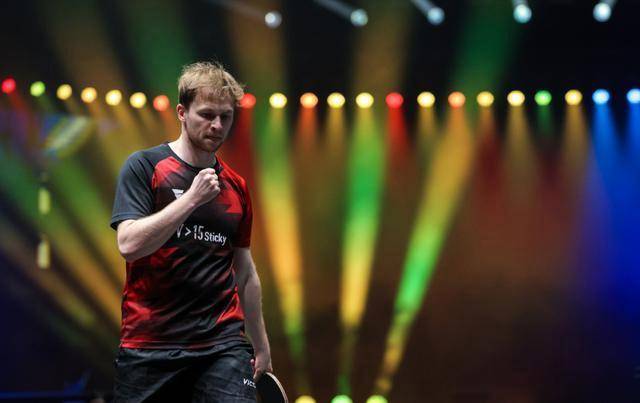 守门员出击 守门员出击