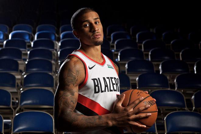 雄鹿队追逐 雄鹿队追逐